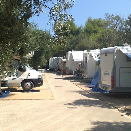 Camping Porto Miggiano منتزه العطل